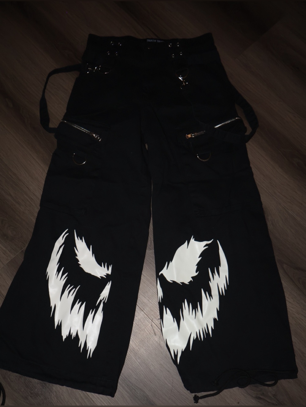 Dolls kill Ghoulish Glow In The Dark Wide Leg cargo Pants size small- baggy